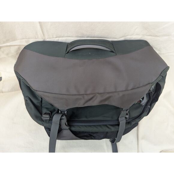 Osprey Porter 46L Travel Backpack [Dark Green/Grey] - Picture 15 of 16